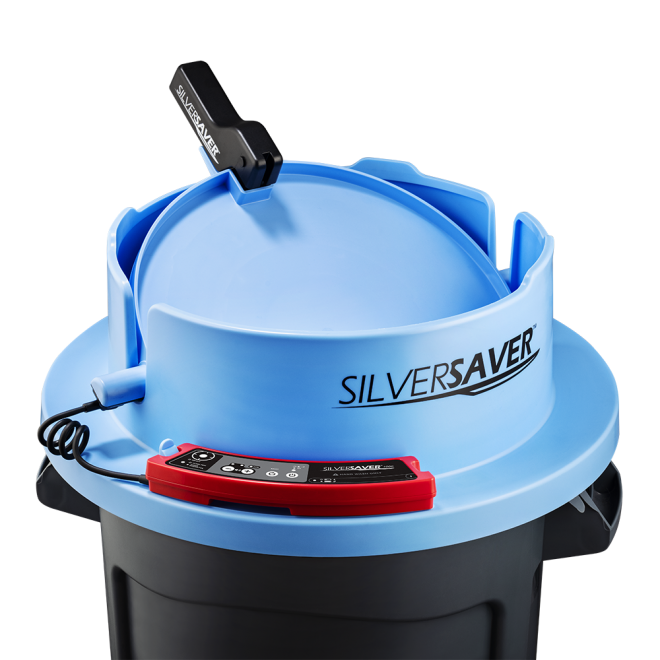 The SilverSaver 1000 sits atop a standard round 32 or 44-gallon trash container.  Metal Flatware of ANY type, including silver,18/10, 18/8, etc.